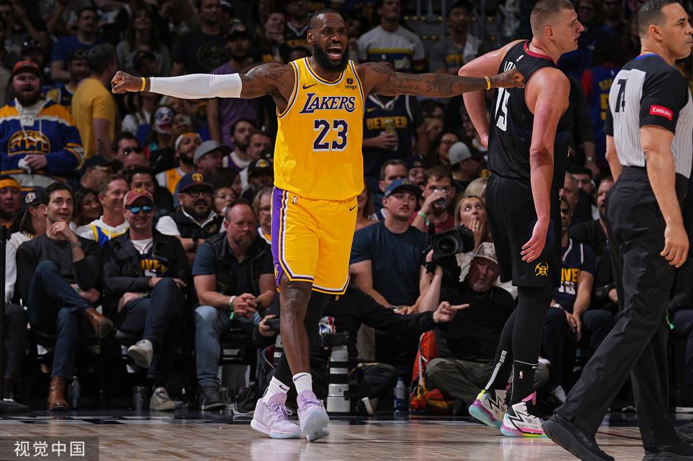 而在第三场 而在第三场