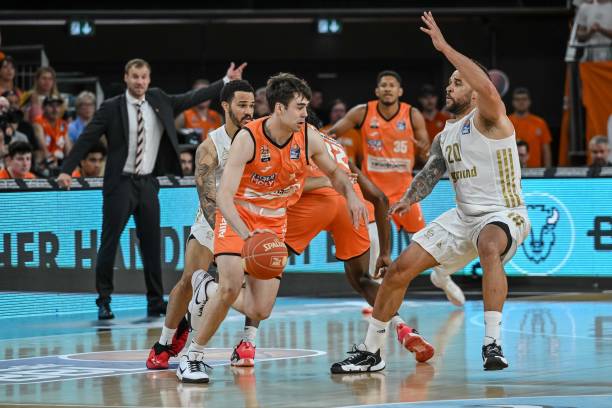 拥有庞大的 拥有庞大的